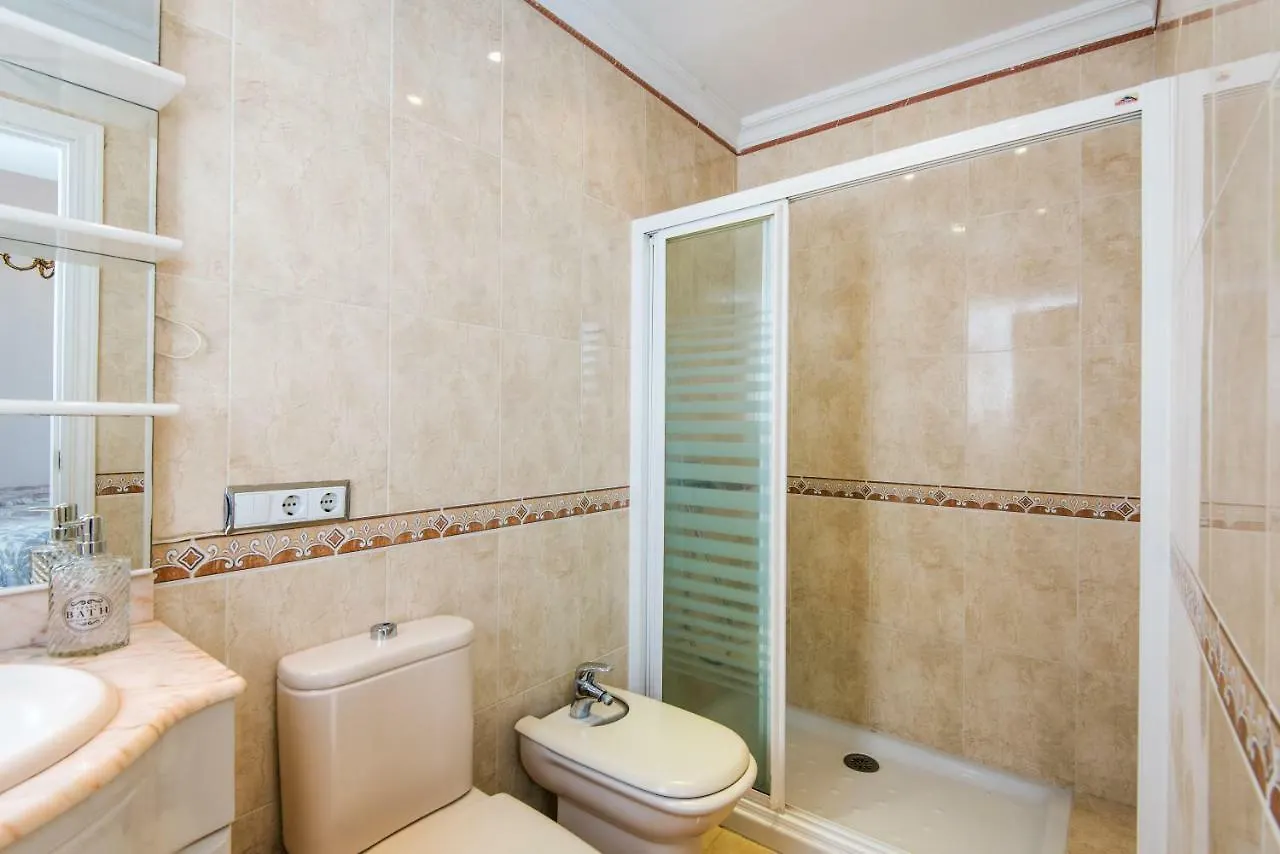 Rentandhomes Los Boliches Penthouse Beach Fuengirola 0*,