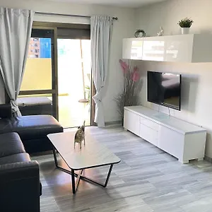 Apartment Seaside Haven: With Terrace, Fuengirola
